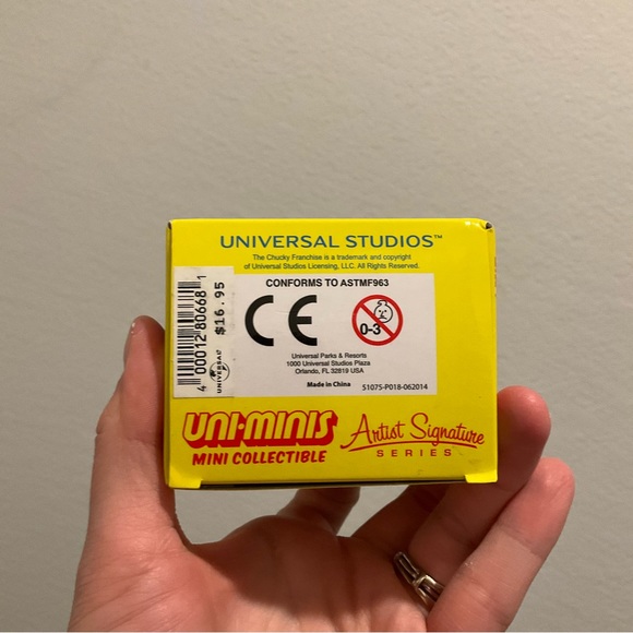 Universal Studios - UniMinis - Good Guys Chucky Figure - Picture 6 of 6